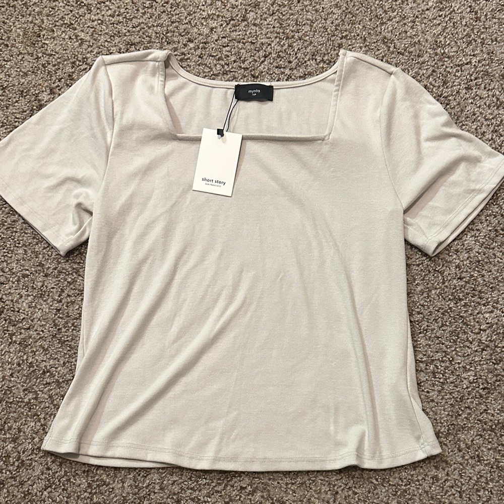 Mynta Women's Cream Top